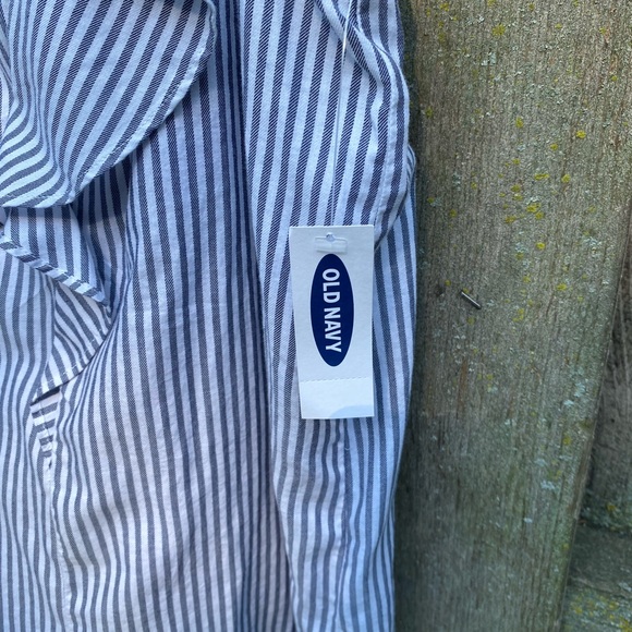 NWT Old Navy Lightweight Ruffle Stripped Top - Picture 6 of 8